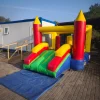 Castillo inflable Plaza Gold para arriendo en eventos infantiles y cumpleaños.